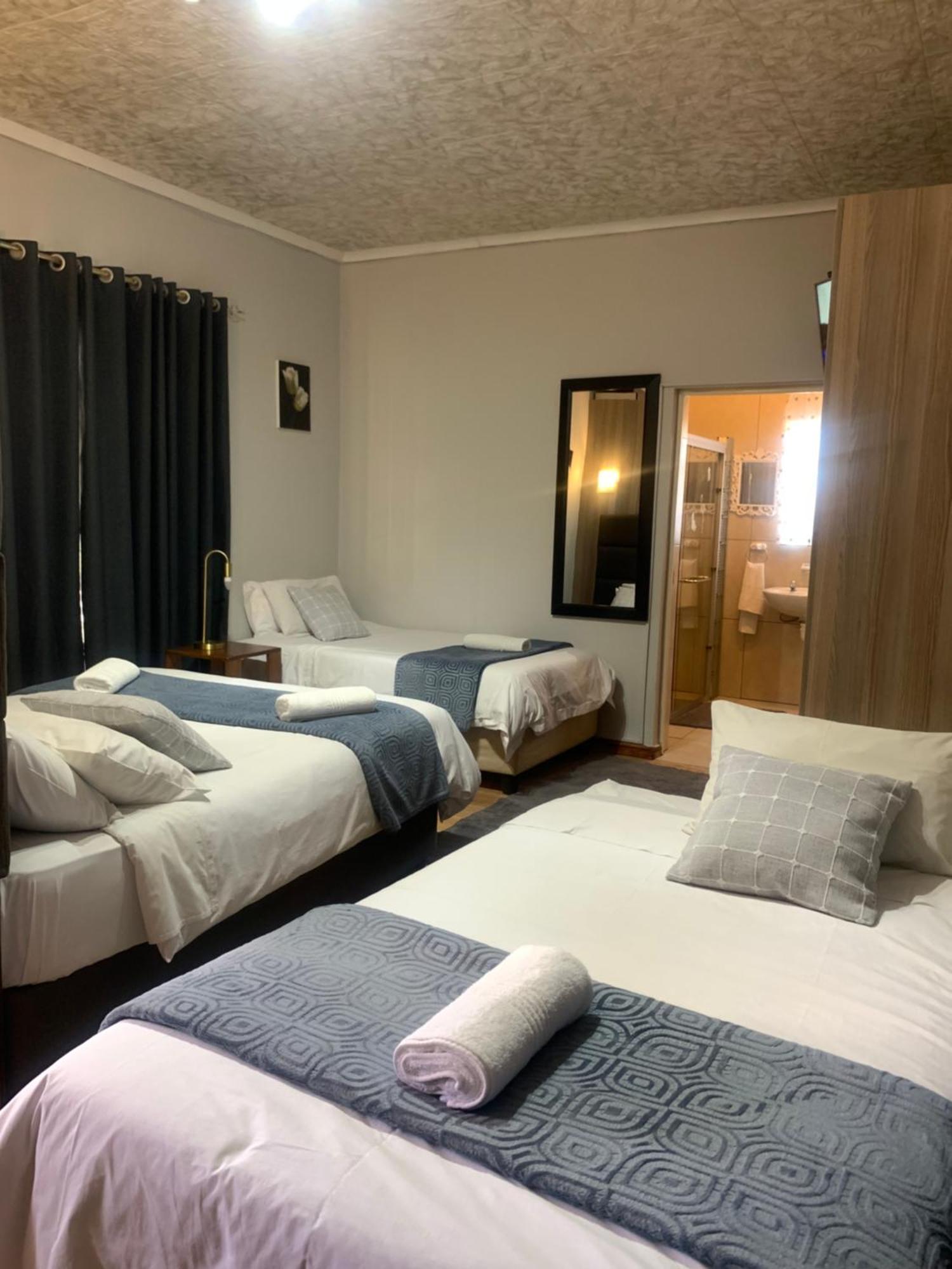 Victoria Oaks Guesthouse Victoria West Buitenkant foto