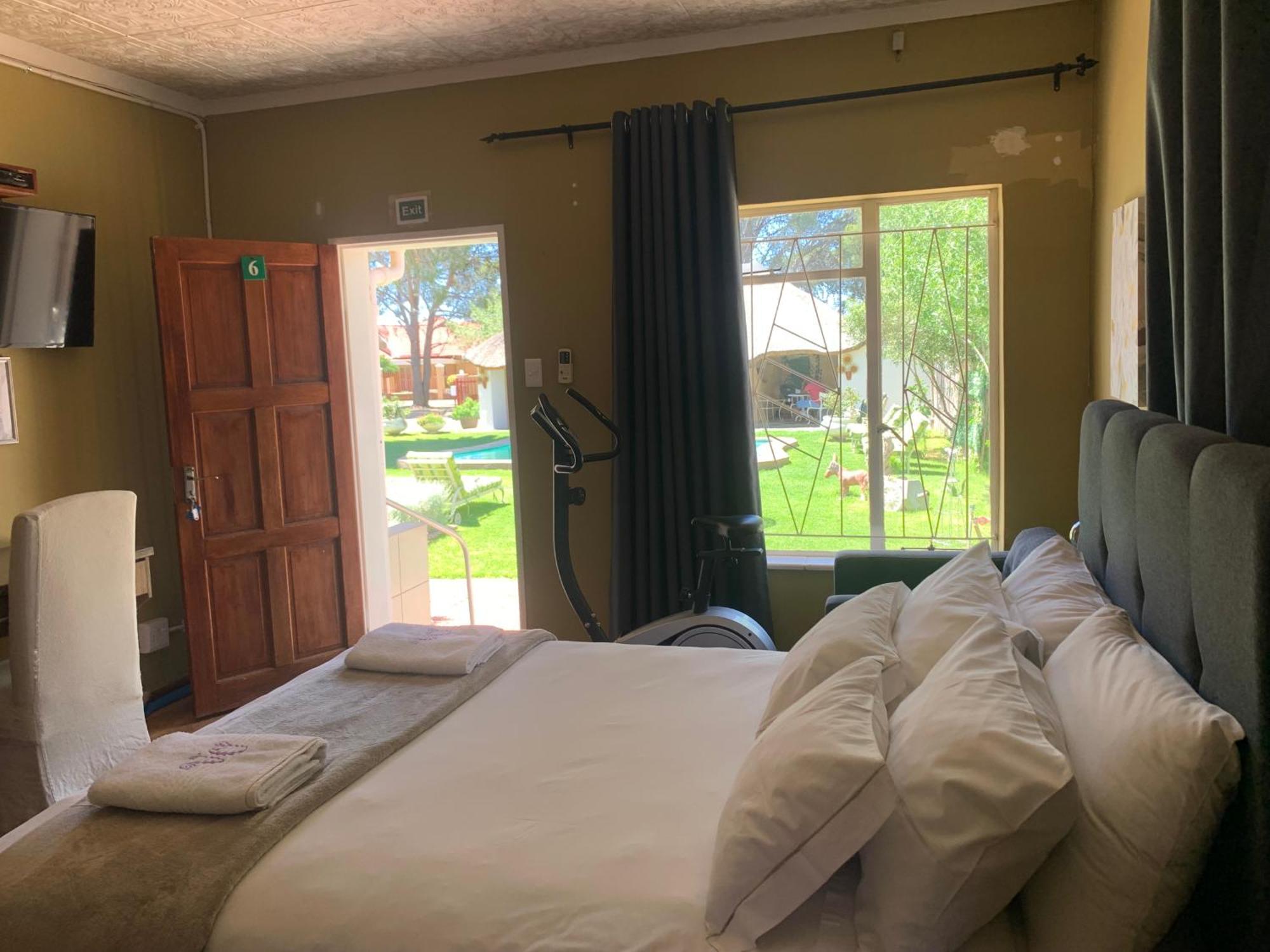 Victoria Oaks Guesthouse Victoria West Buitenkant foto